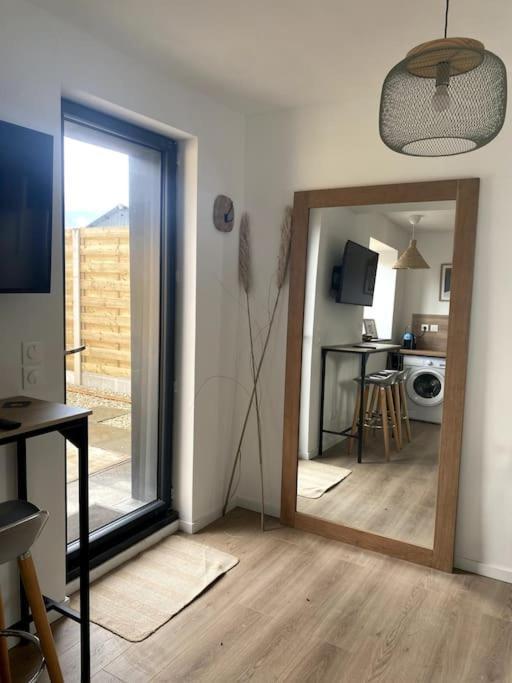 Entre Ville Et Campagne Appartement Cosy Avec Parking Et Terrasse Wood Coutiches Eksteriør billede